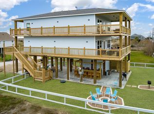 924 Melody Ln, Crystal Beach, TX 77650