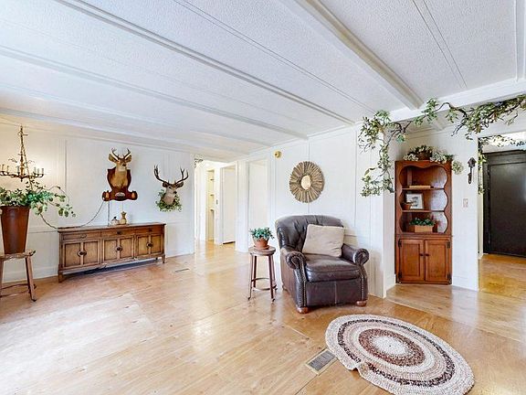 4th image of 4708 Foothills Dr