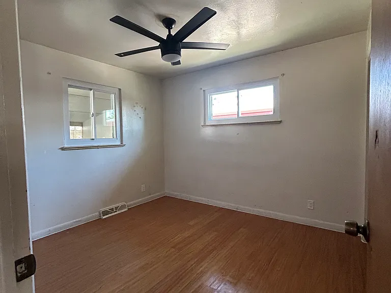 1207 S Gray St — Photo 4