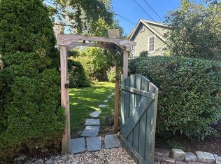 1 Pigeon Hill Ct #B, Rockport, MA 01966