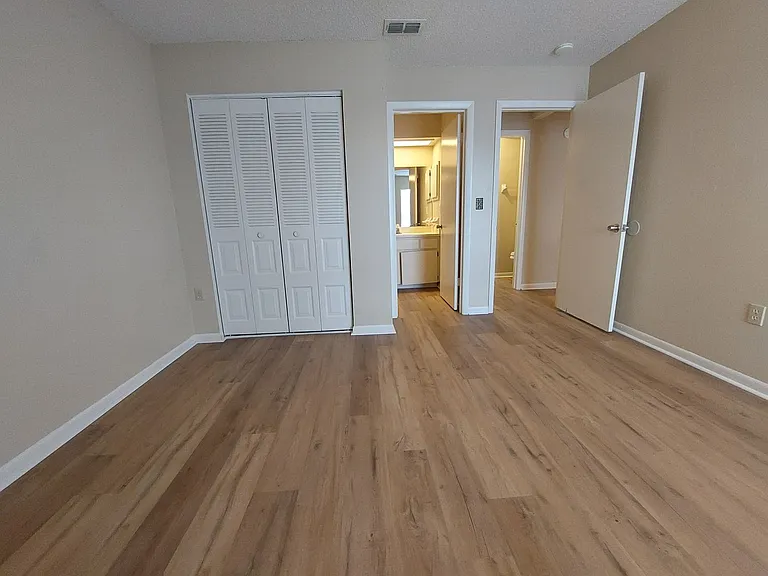 1906 Crystal Grove Dr — Photo 14