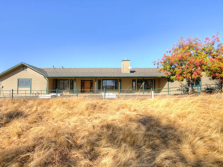 19580 Watts Valley Rd — Photo 1