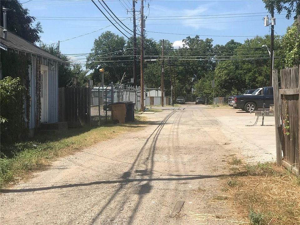 2nd image of 1908 E 2nd St