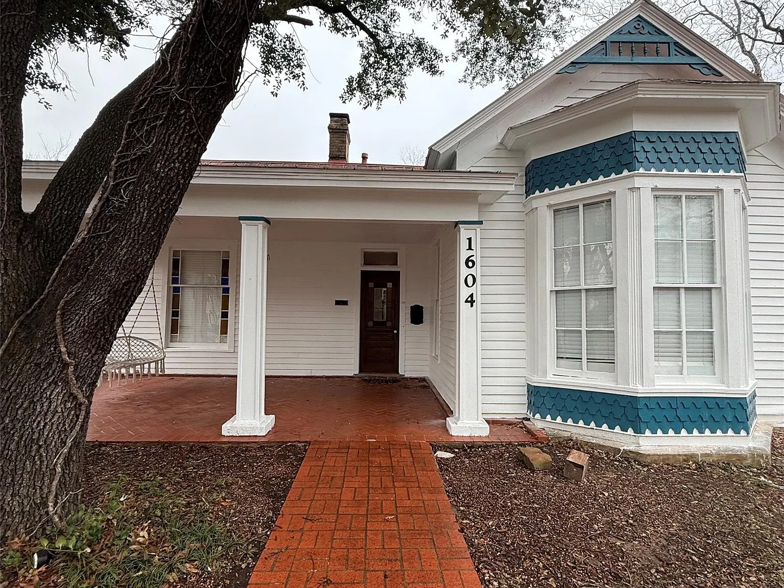 3 bed, 2.0 bath, 2040 sqft, $2,500 — Photo 3