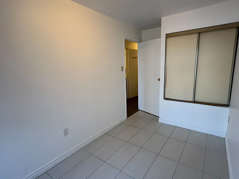 603 Gerrard St E #2 — Photo 12