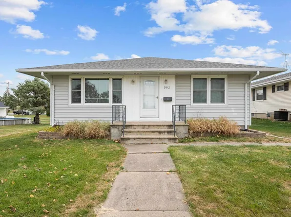 902 McKinley Ave, Lowden, IA 52255