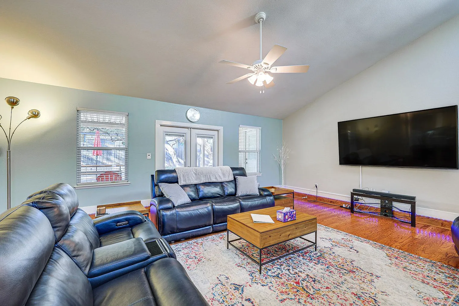 3 bed, 2.0 bath, 1776 sqft, $4,432 — Photo 1