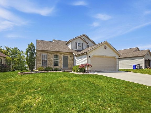 3rd image of 487 Greenhill Dr
