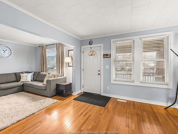 5th image of 1726 Pillette Rd