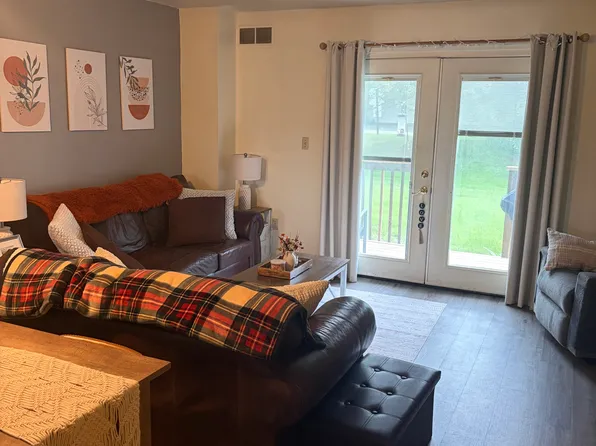 160 Woodhaven Dr, Seven Fields, PA 16046