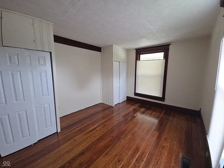 408 S Main St — Photo 14