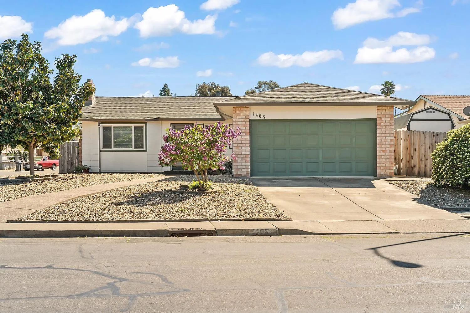1463 Quail Dr photo 1