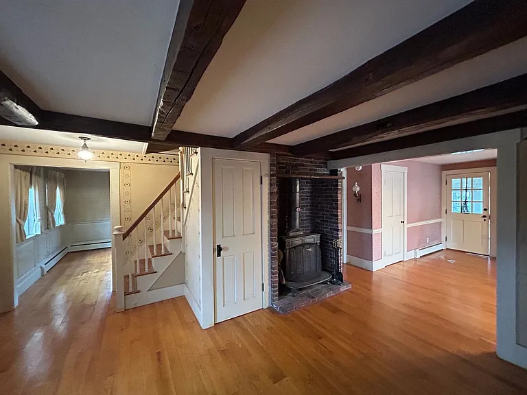 33 Washington St — Photo 16