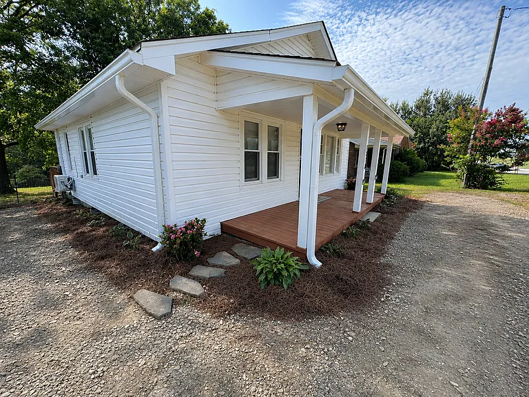 1878 Sparta Rd — Photo 2