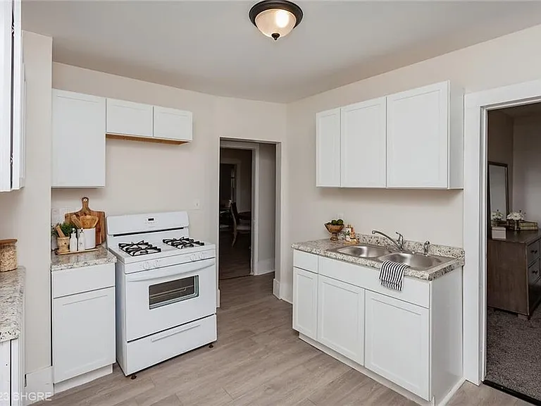 1215 Clark St — Photo 13