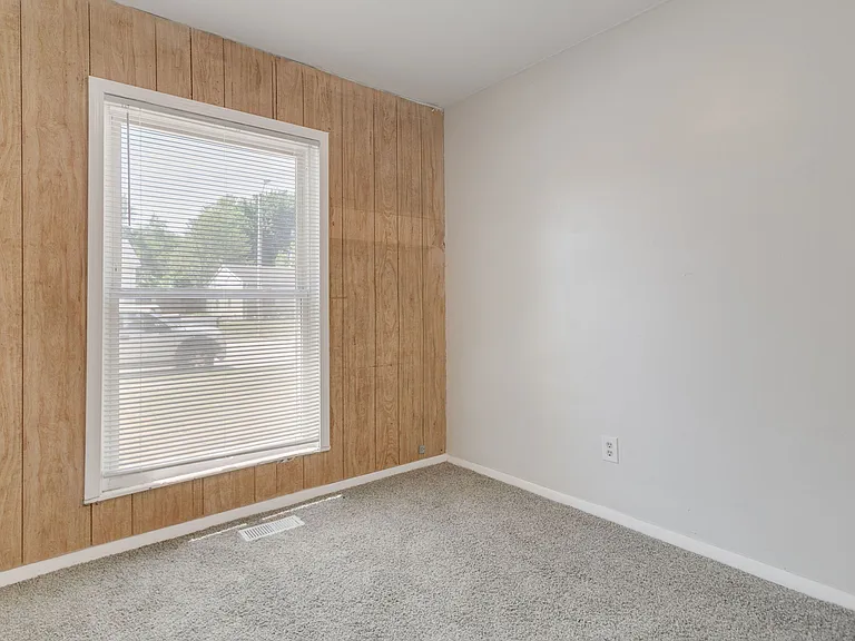 1333 Southlea Dr — Photo 8