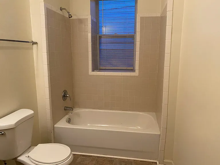 321 W 29th St #3 — Photo 10