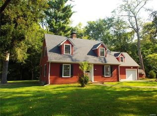 38 Harmon Dr, Lebanon, IL 62254