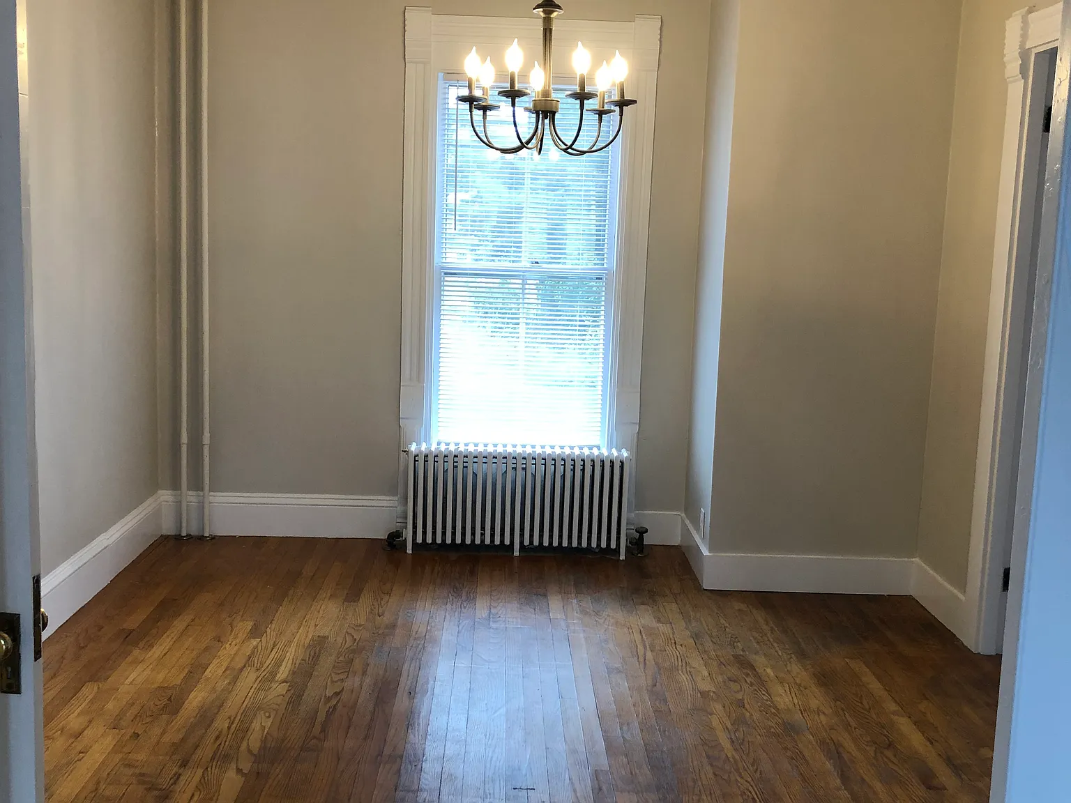 2 bed, 1200 sqft, $2,050 — Photo 4
