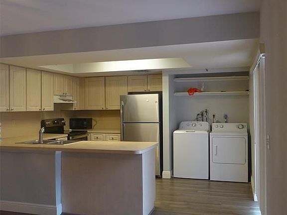5th image of 1400 Harvard Ln #1400