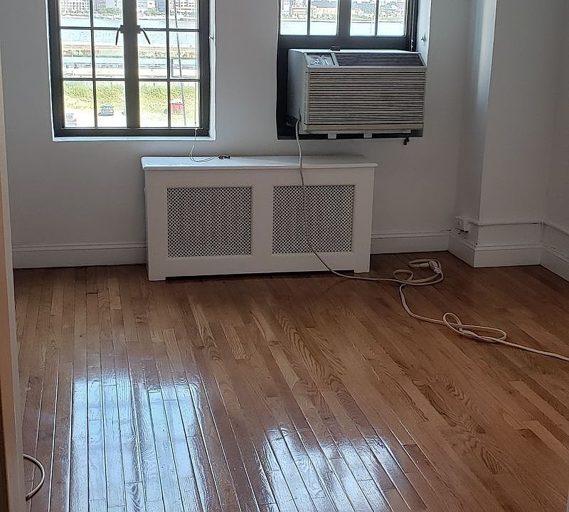 1st image of 5 Tudor City Pl APT B10