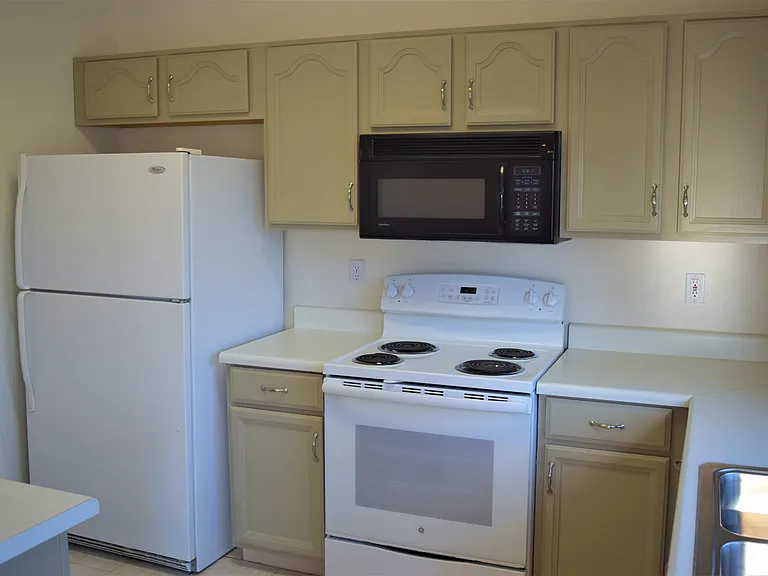 13323 E Butler St — Photo 6