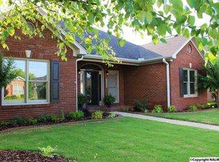 1009 Danbury Ln SE, Decatur, AL 35601