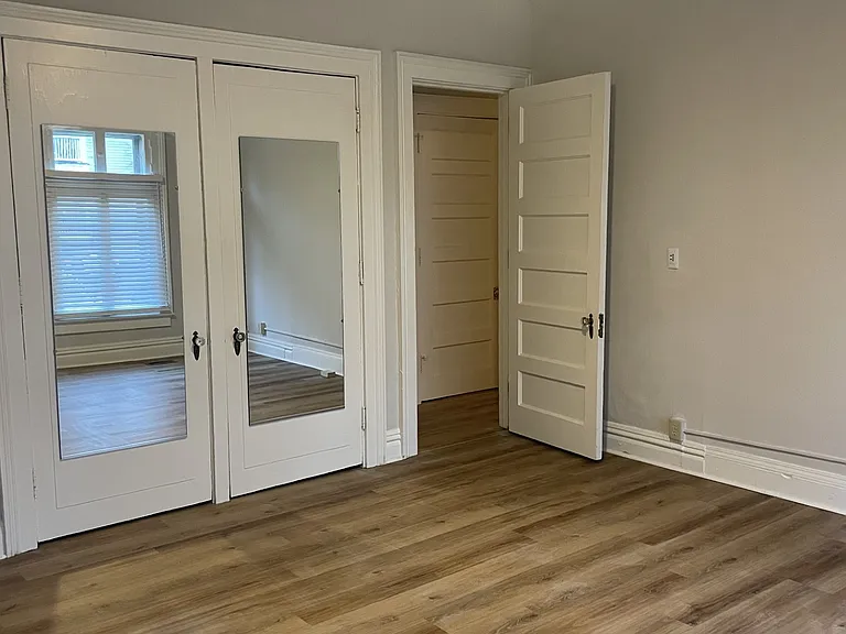 410 SE 2nd St #3 — Photo 4