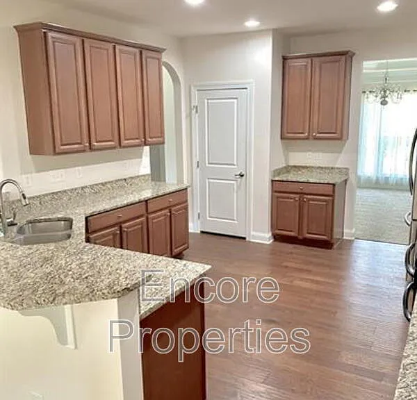 2057 Aventon Ln — Photo 12