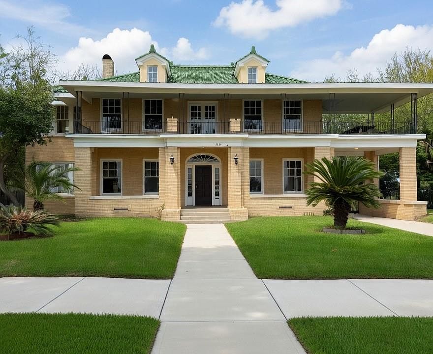 1st image of 2149 Lakeshore Dr
