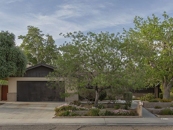 2nd image of 632 W Felspar Ave