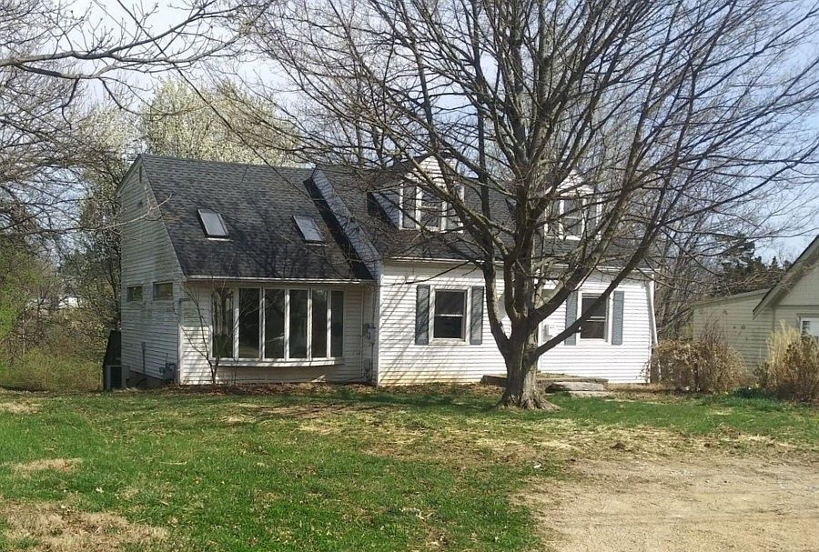 2nd image of 3794 Mack Ave