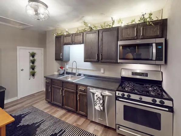 304 S Peoria Ave, Dixon, IL 61021