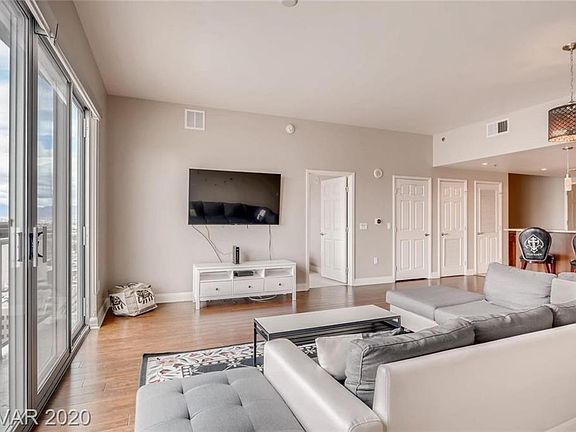 4th image of 150 N Las Vegas Blvd #1806