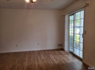 1102 Sage Ct, Mahwah, NJ 07430