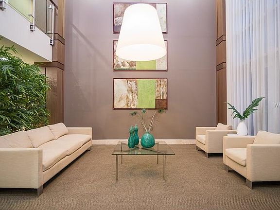 3rd image of 400 4th Ave S APT 1010