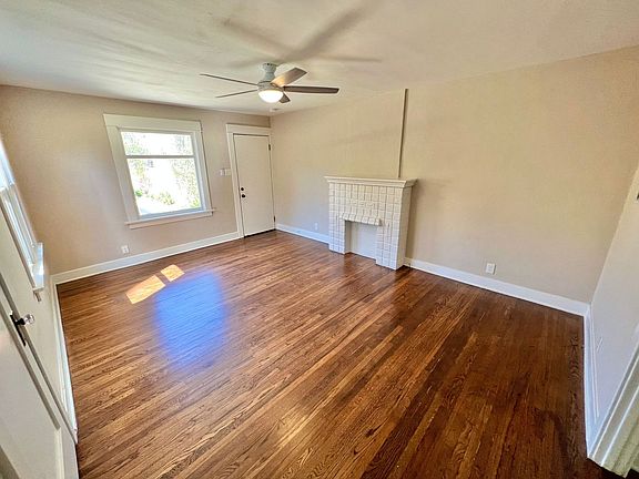 3rd image of 2212-2214 E 6th St #7aa56500c