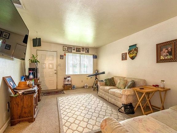 2nd image of 3808-3810 Elkhorn Blvd