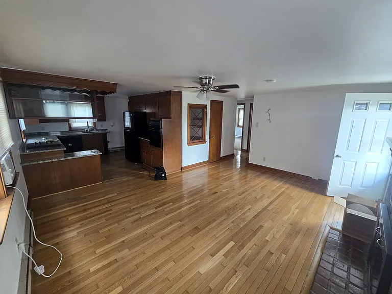 52 2nd Ave — Photo 14