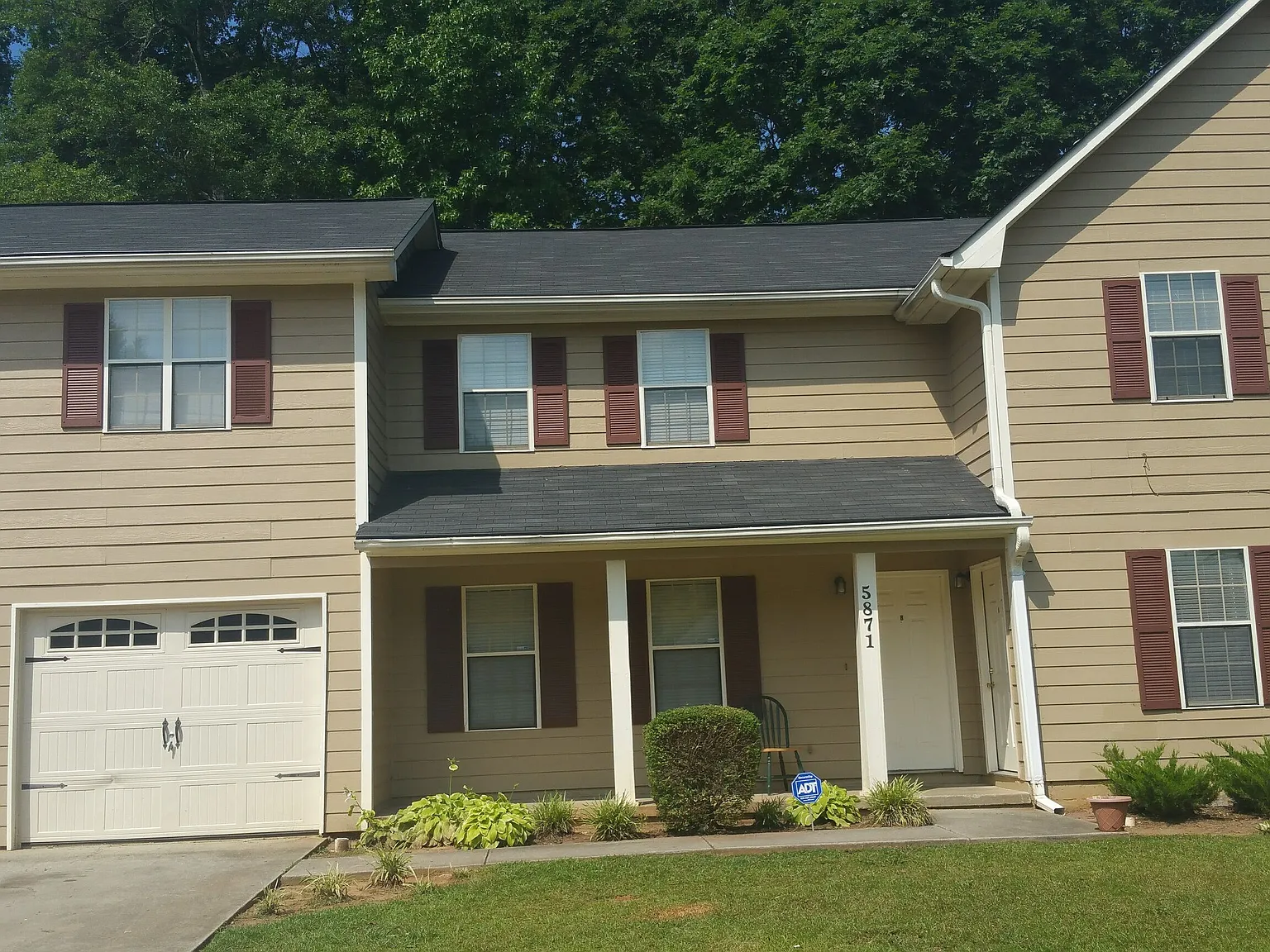 5871 N Castlegate Dr — Photo 1