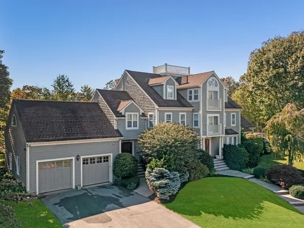 2 Stonecleave Ln, Swampscott, MA 01907