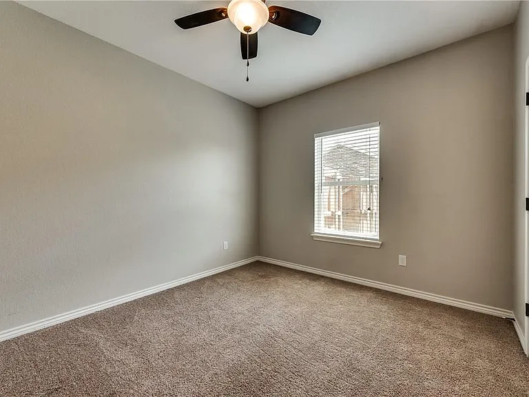 6037 Jennings St — Photo 12