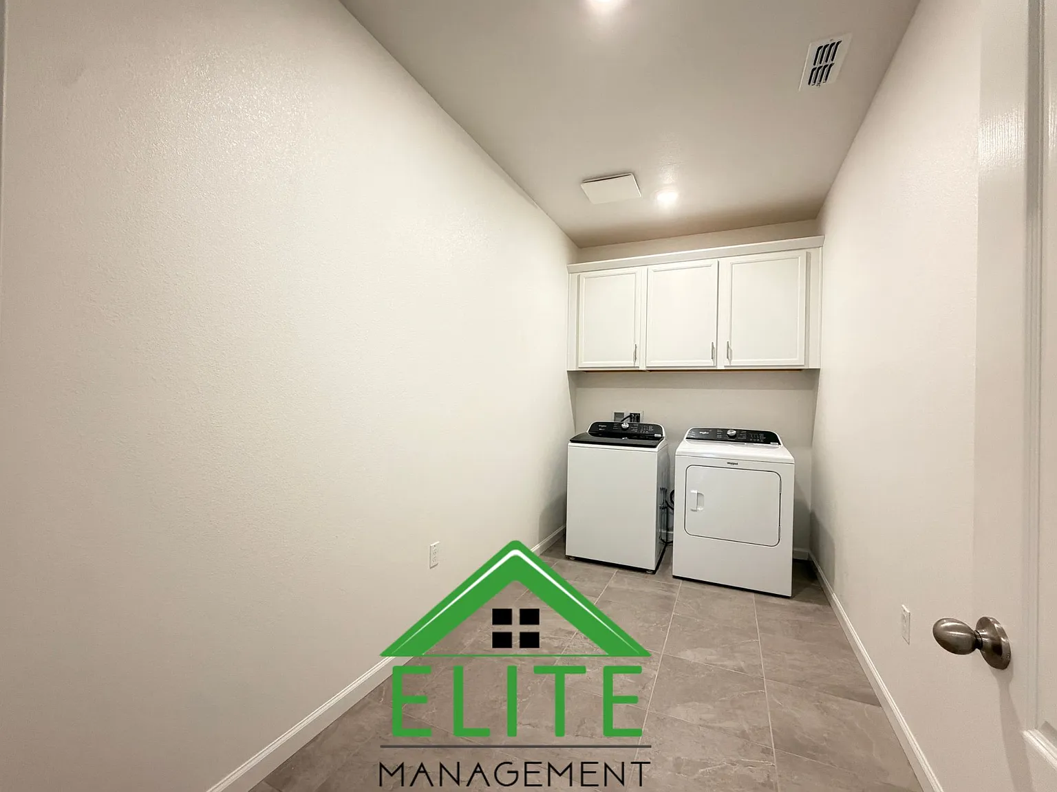 5 bed, 2896 sqft, $3,395 — Photo 4