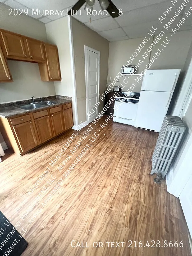 One bedroom right In Little Italy — Photo 2