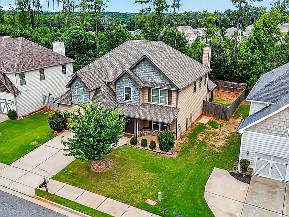 3rd image of 217 Cliffhaven Cir