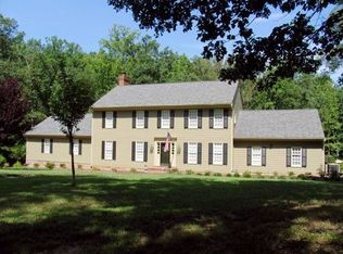 10710 Darby Cir, Midlothian, VA 23113