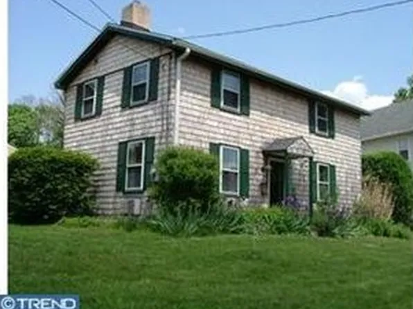 527 Old Lancaster Rd, Haverford, PA 19041