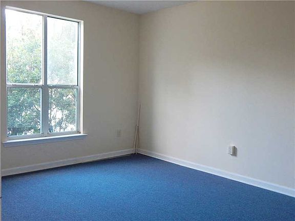 4th image of 2116 Pakenham Dr.
