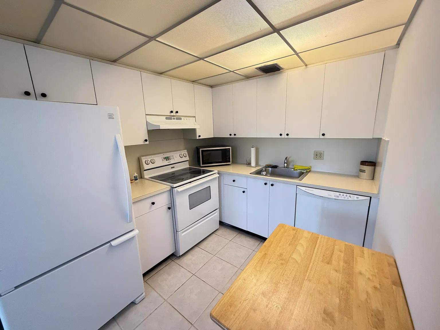 2 bed, 2.0 bath, 1044 sqft, $1,750 — Photo 4