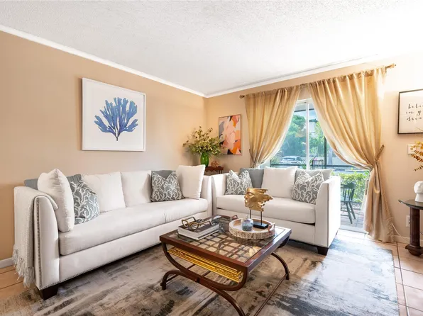 253 S Cypress Road #202, Pompano Beach, FL 33060